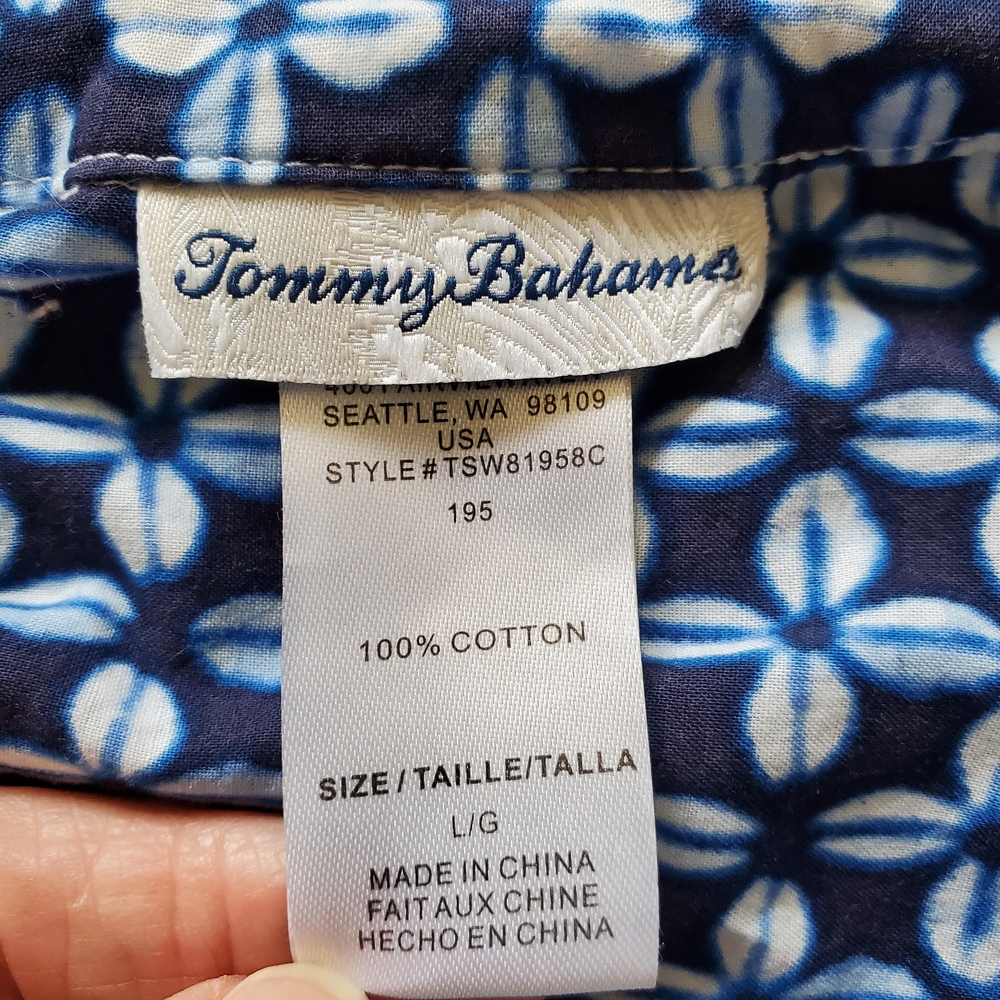 Tommy Bahama Indigo Cowrie Boyfriend Shirt. Size Large - Picture 6 of 6